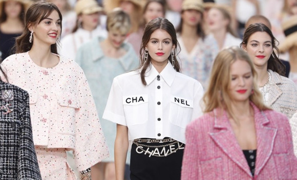 Sở Y tế TP HCM kêu gọi nghệ sĩ có tiếp xúc chị em ca mắc số 17 đi kiểm tra 