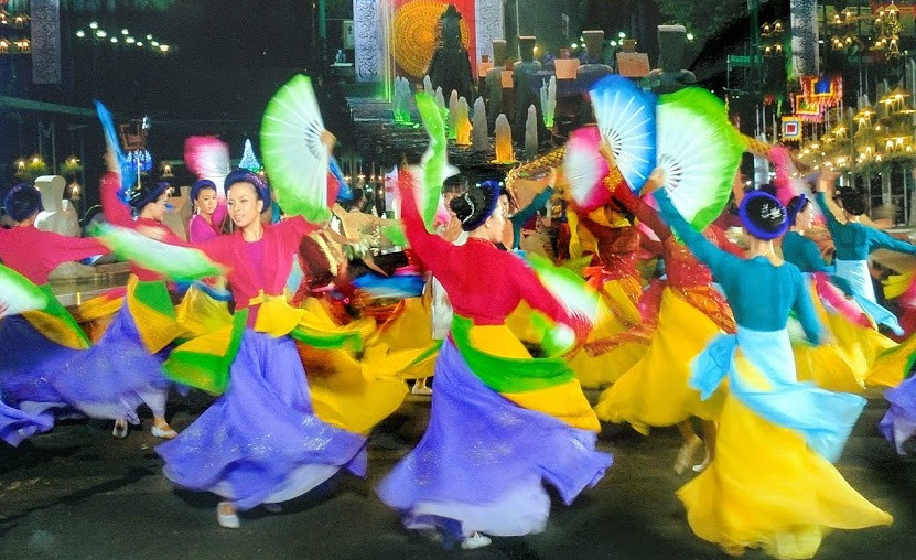 Đầm Sen mở hàng với rất nhiều chương trình, quà hấp dẫn dịp 1/6