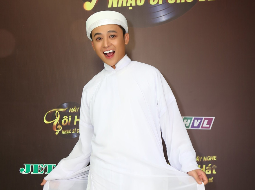 Hotboy Henry Ngọc Thạch đi hát với cát-xê 80 ngàn đồng còn bị ép mất show