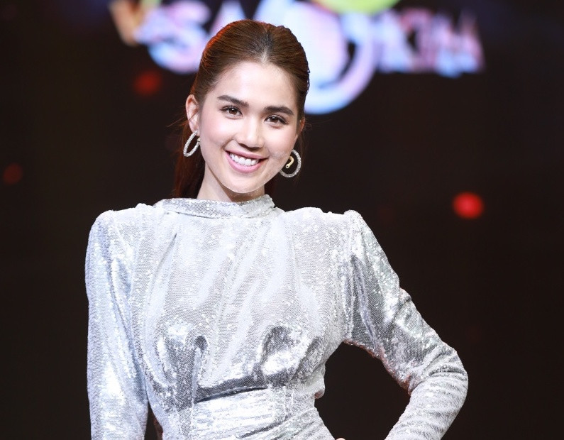 Ngọc Trinh bất ngờ 'chung thuyền' cùng Lâm Vỹ Dạ, Hari Won trong gameshow