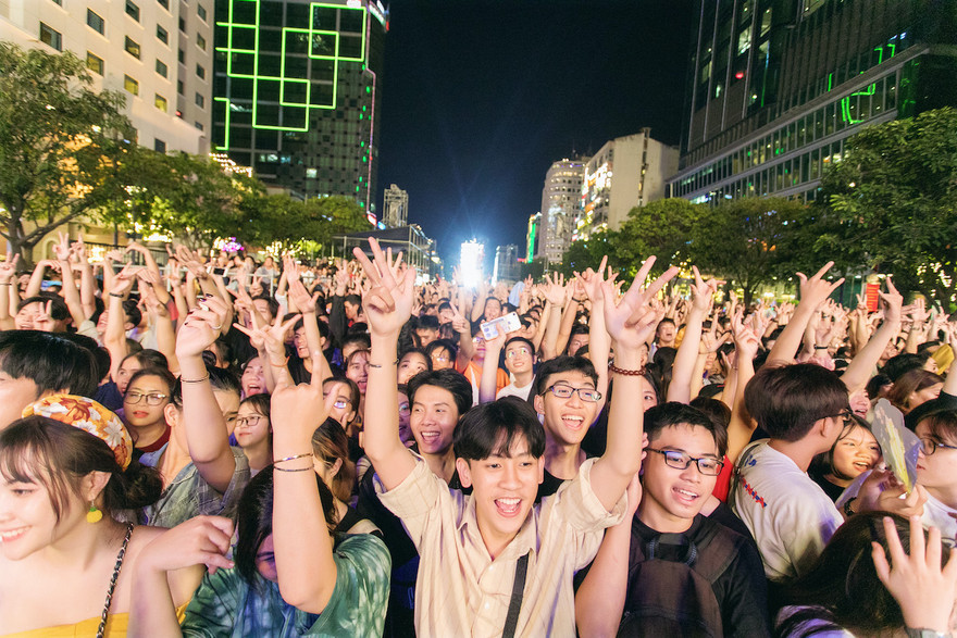 Dàn nghệ sĩ khuấy động Lễ hội Countdown Light trên phố đi bộ Nguyễn Huệ 