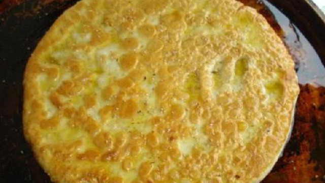 Chiếc bánh rán mà khách hàng đặt mua iPhone 6s nhận được