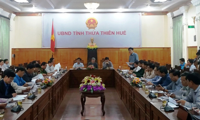 Lãnh đạo TT-Huế họp khẩn bàn phương án ứng phó bão số 13.