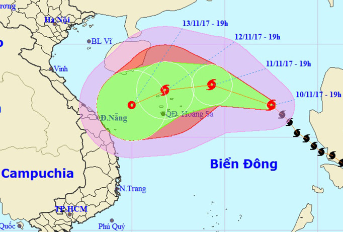 Vị trí và hướng di chuyển của cơn bão số 13. Ảnh: NCHMF.