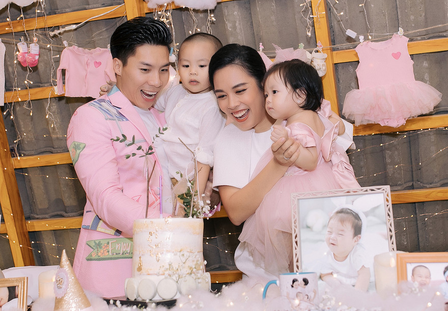 Sau 4 năm chung sống và có 2 con, Quốc Nghiệp bất ngờ cầu hôn bà xã