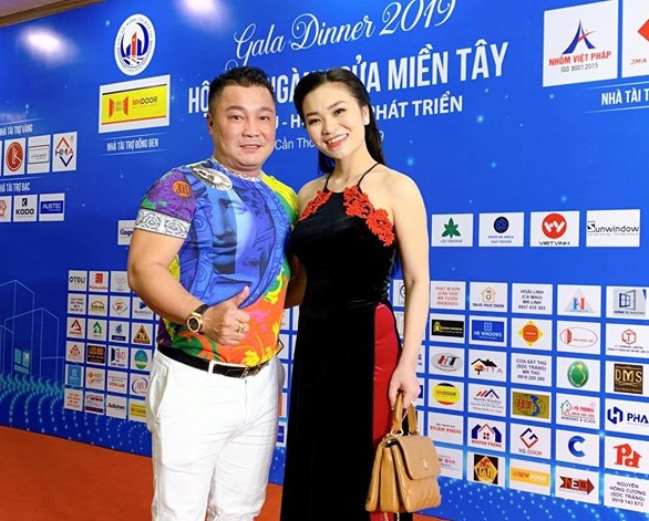 Nhan sắc 'không phải dạng vừa' của cô gái được cho là người yêu Lý Hùng