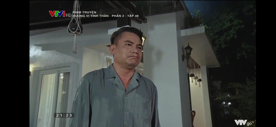 Cảnh tắm mưa đặc biệt của Chủ tịch Khang