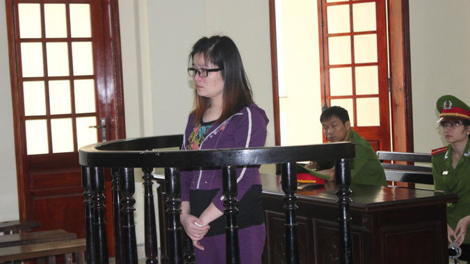 Bùi Thị Phượng trước vành móng ngựa.