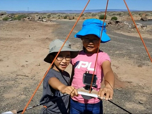 Hai chị em được NASA mời hợp tác thu nhập dữ liệu về nhật thực. 