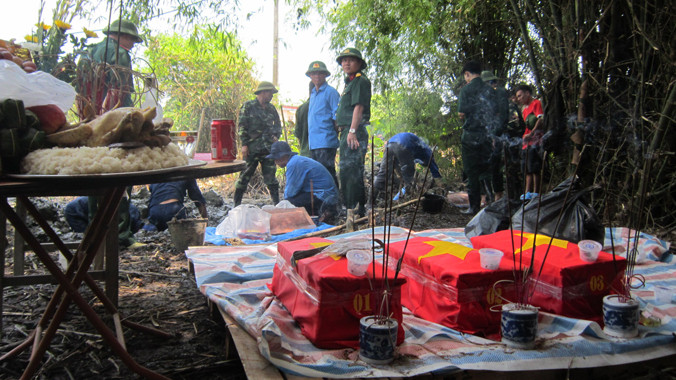 Hiện trường khu vực cất bốc hài cốt các liệt sĩ. Ảnh: Hoàng Lam.