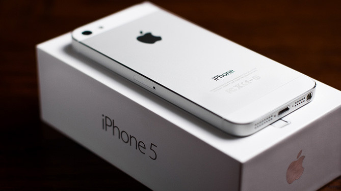 iPhone chính hãng giá rẻ: Táo ngọt hay đắng?