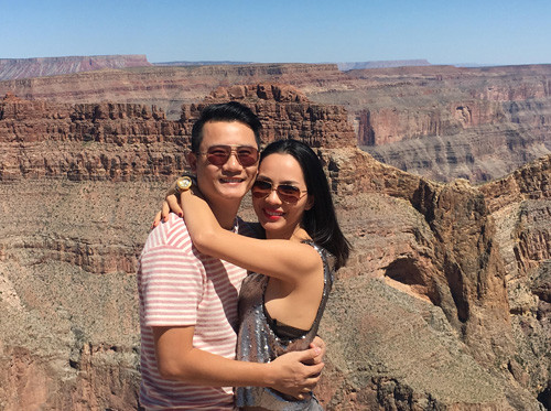 Hoàng Bách nhắn đến vợ: 'Trái tim chỉ đập khác khi ở bên em'