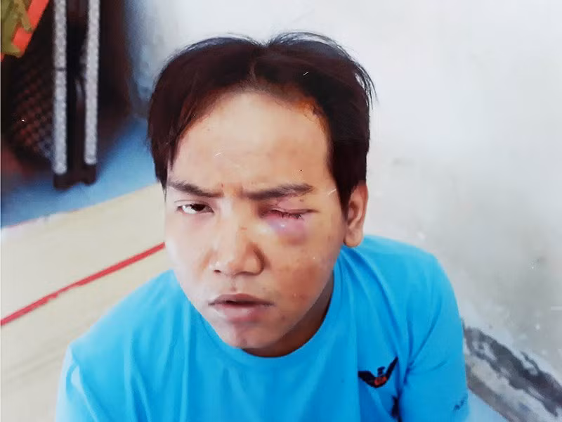 Giang tỏ ra khá bình tĩnh khi ở trụ sở công an. Ảnh H. Tâm - Pháp Luật TP. HCM