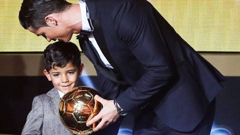 Fan Bồ Đào Nha hy vọng Cristianinho sẽ đoạt được Bóng vàng như CR7.