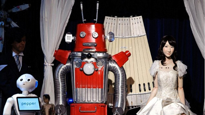 Chú rể Frois và cô dâu Yurikin. Ảnh: Daily Mail.