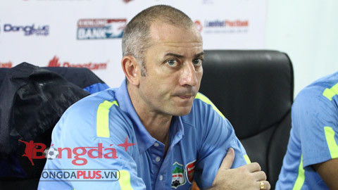 Không có chuyện HLV Graechen rời HA.GL. Ảnh: Trí Công.