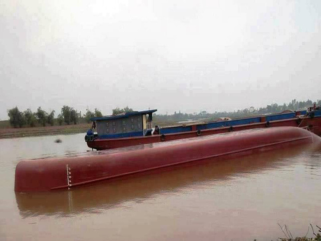 Hiện trường nơi xảy ra vụ lật tàu. Ảnh: Thanh Hồng.