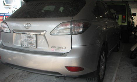 Chiếc xe đang bị tạm giữ tại cơ quan chức năng. Ảnh: Zing