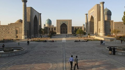 Uzbekistan là quốc gia không giáp biển.