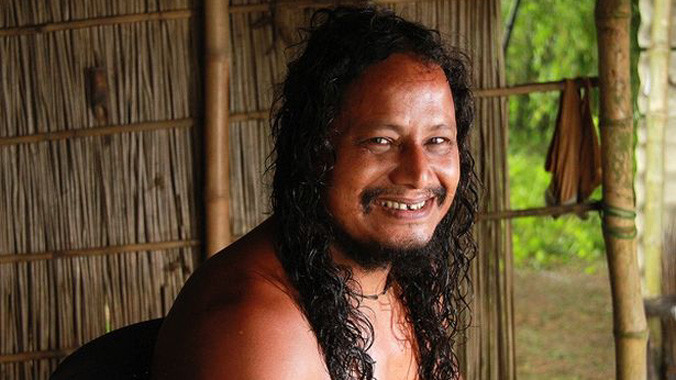 Subal Barman 40 năm không mặc quần áo vì dị ứng. Ảnh: Cover Asia Press.