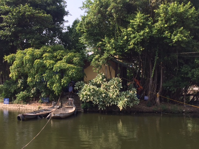 Từ khi phát hiện sai phạm, hôm 14/9 đến nay chính quyền và người dân tiến hành cưỡng chế phần xây dựng không phép tại gò Kim Châu. Ảnh: Nguyên Khánh