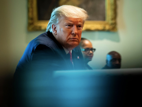 Ông Trump có vẻ đã thiếu chuẩn bị cho những mối đe doạ đến từ tự nhiên. (Ảnh: NYT)