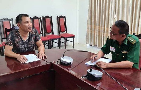 Bản tin 8H: Người đàn ông ngồi trong tủ lạnh để trốn cách ly