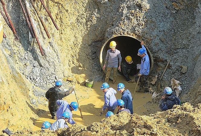 Tạm ngừng cấp nước sạch sông Đà cho cư dân phía Tây Hà Nội