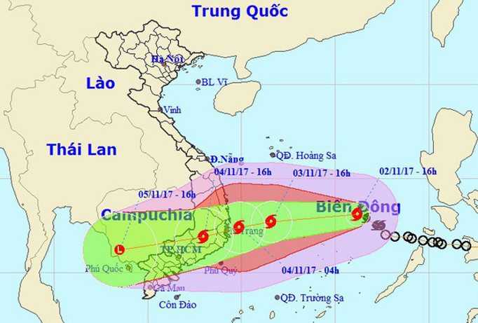 Hồi 16h ngày 2/11, vị trí tâm bão ở vào khoảng 13,1 độ Vĩ Bắc; 116,2 độ Kinh Đông, cách bờ biển Khánh Hòa-Ninh Thuận khoảng 750km về phía Đông. Sức gió mạnh nhất ở vùng gần tâm bão mạnh cấp 9 (75-90km/giờ), giật cấp 11. (Ảnh: NHCMF).
