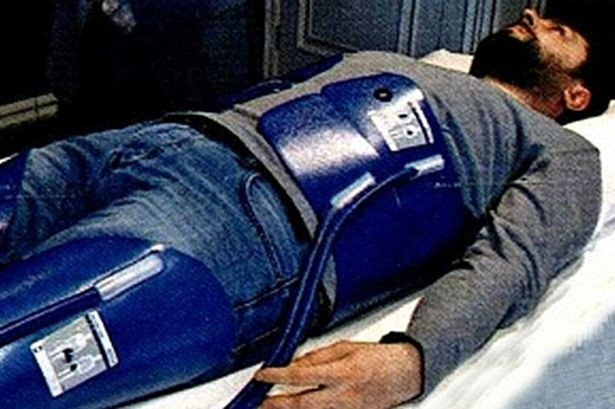 Người đàn ông sống lại nhờ đá lạnh