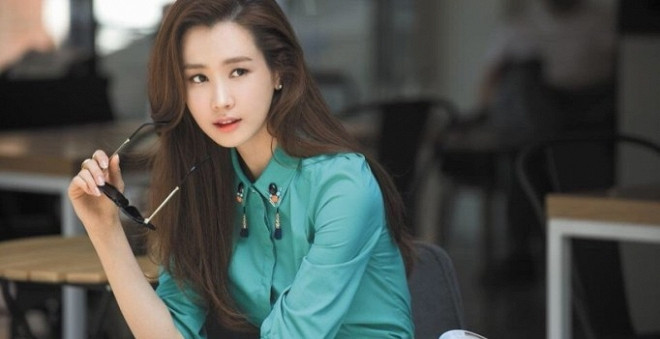 Showbiz 21/1: Sao Hàn chúc mừng tuyển Việt Nam và HLV Park 