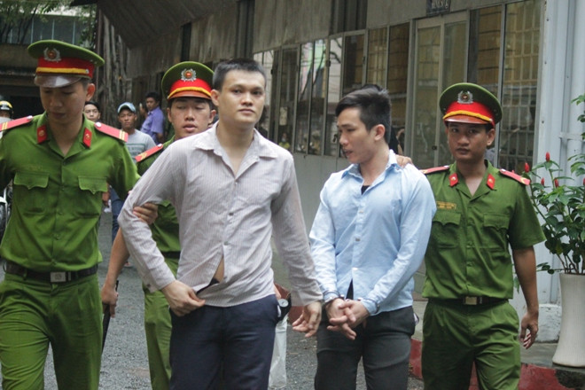 Hai bị cáo Kiệt, Phong. Ảnh: Tân Châu