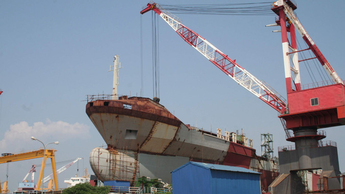 Dư luận cho rằng, lương lãnh đạo các DN nhà nước cần được tính theo hiệu quả công việc. Nếu DN làm ăn thua lỗ, sếp không thể hưởng lương cao. Ảnh: Đ.T