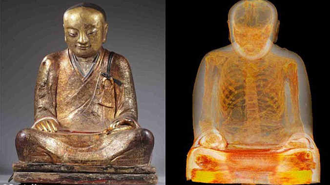 Xác ướp nhà tu hành bên trong tượng Phật Trung Quốc. Ảnh: Bảo tàng Drents.