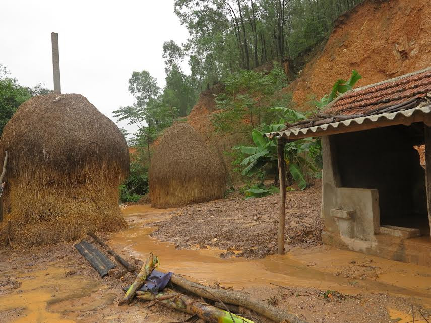 Khu vực sạt lở tại xóm 5, xã Hưng Yên Nam, Hưng Nguyên vào đêm ngày 7/11.