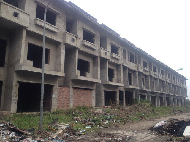 Nhiều dự án chưa giao đất dịch vụ.