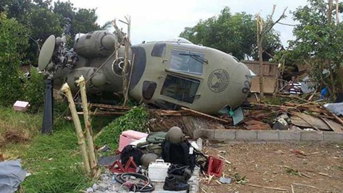 Chiếc W-3A Sokol vẫn còn khá nguyên vẹn sau khi rơi xuống đất.