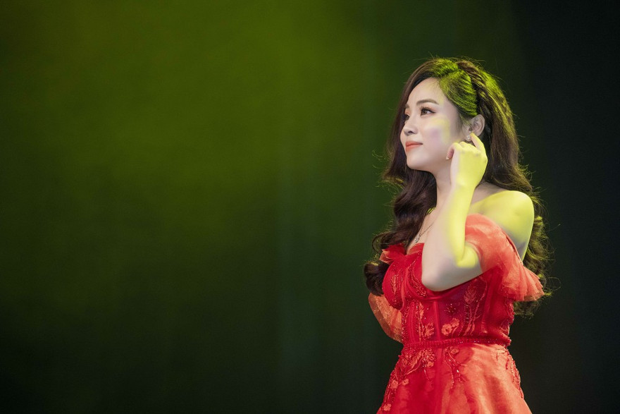 Mai Diệu Ly: Không nhất thiết phải yêu, lấy đại gia