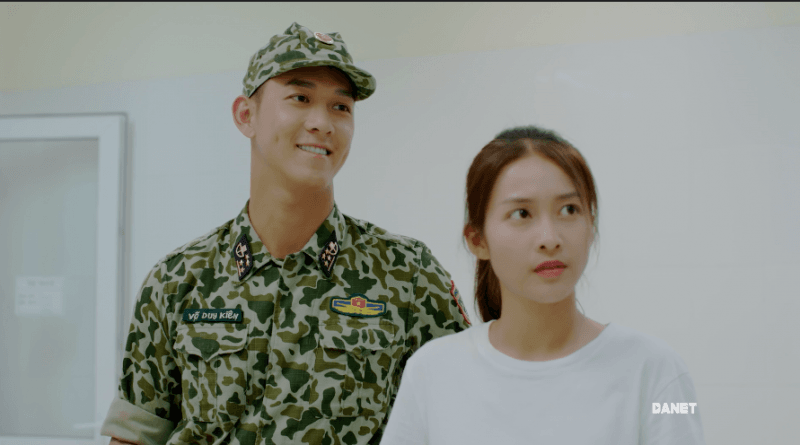 Sau khi có ý kiến phản ứng, nhà sản xuất chạy dòng chữ đây là sản phẩm hư cấu