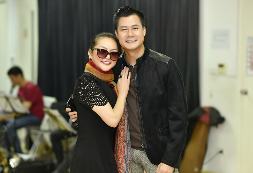 Như Quỳnh-Quang Dũng rang rỡ trong buổi tập cho show "Đêm tình nhân"