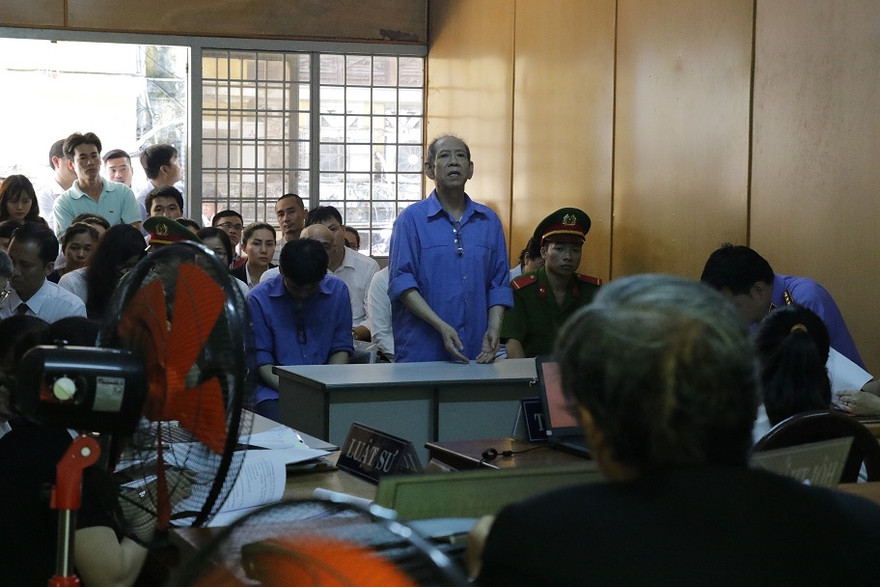 Các bị cáo tài tòa. Ảnh: Tân Châu