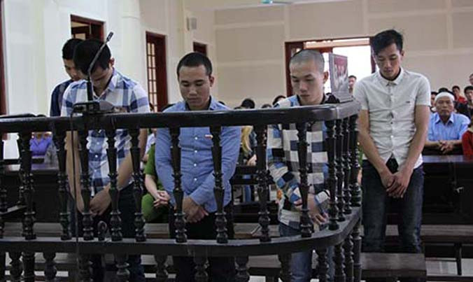 Các bị cáo tại phiên tòa.