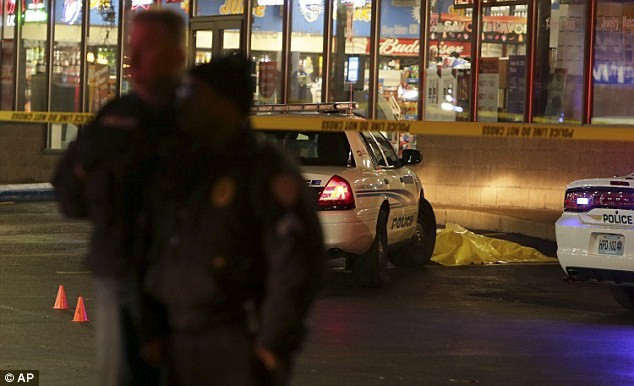 Thi thể của Antonio Martin tại hiện trường (Nguồn: DM)