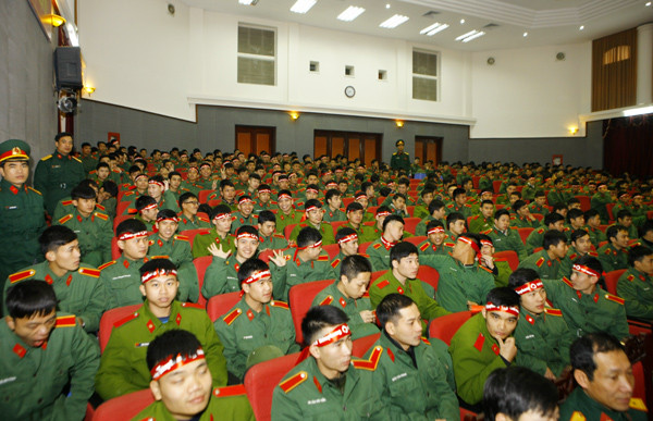 Hàng trăm cán bộ, chiến sỹ, học viên có mặt tham gia sự kiện hiến máu.