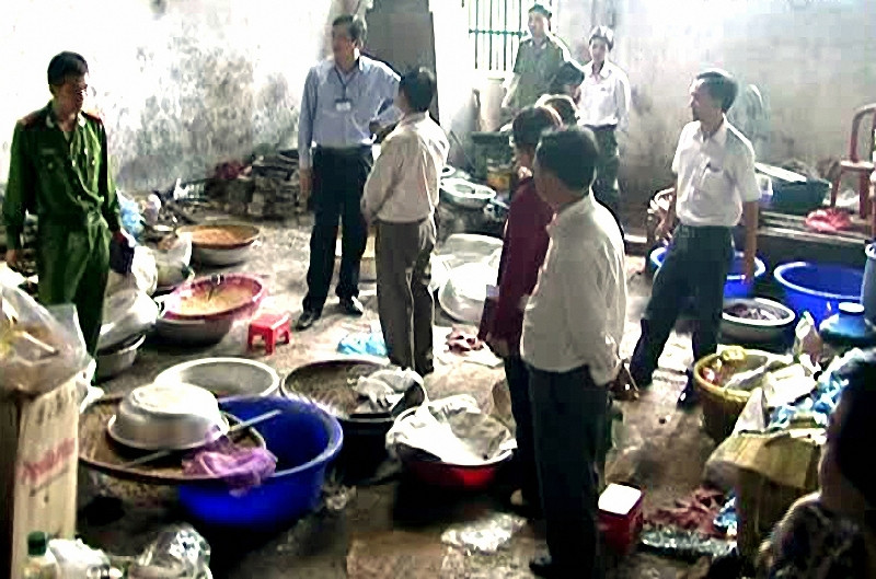 Cơ sở bị cơ quan chức năng phát hiện và đình chỉ, tiêu hủy hàng trăm kg hành phi bẩn