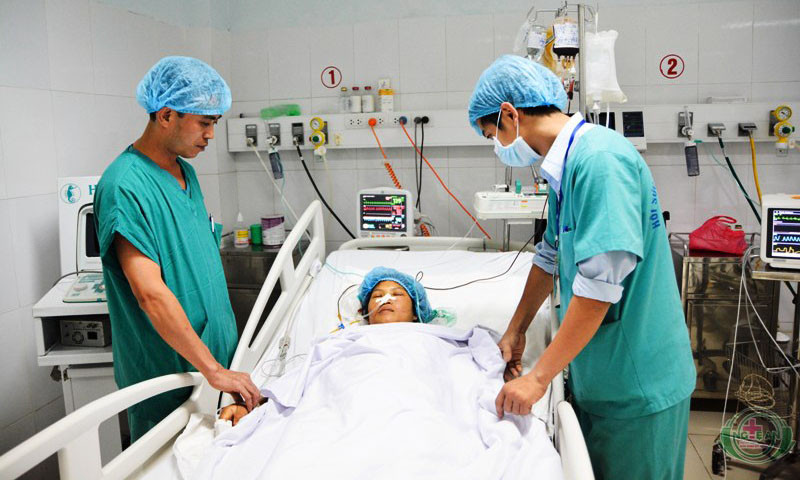 Sản phụ Thuyên được theo dõi hậu phẫu sát sao tại khoa Hồi sức tích cực Ngoại khoa.