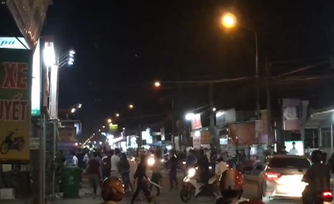 Các đối tượng xông vào chém nhau loạn xạ trong đêm
