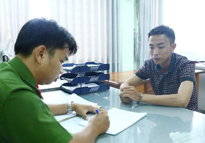 Nghi can Phương tại cơ quan công an