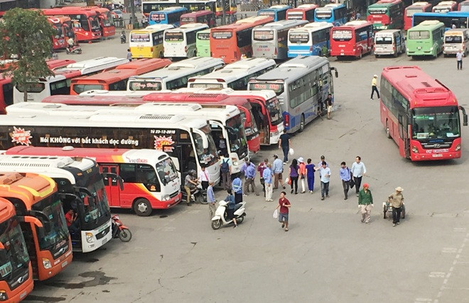 Chiều nay (28/4) lượng khách đổ các các bến xe đã tăng 30 đến 50%