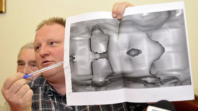 Piotr Koper công bố hình ảnh sóng âm quét được đoàn tàu. Nguồn: DM.